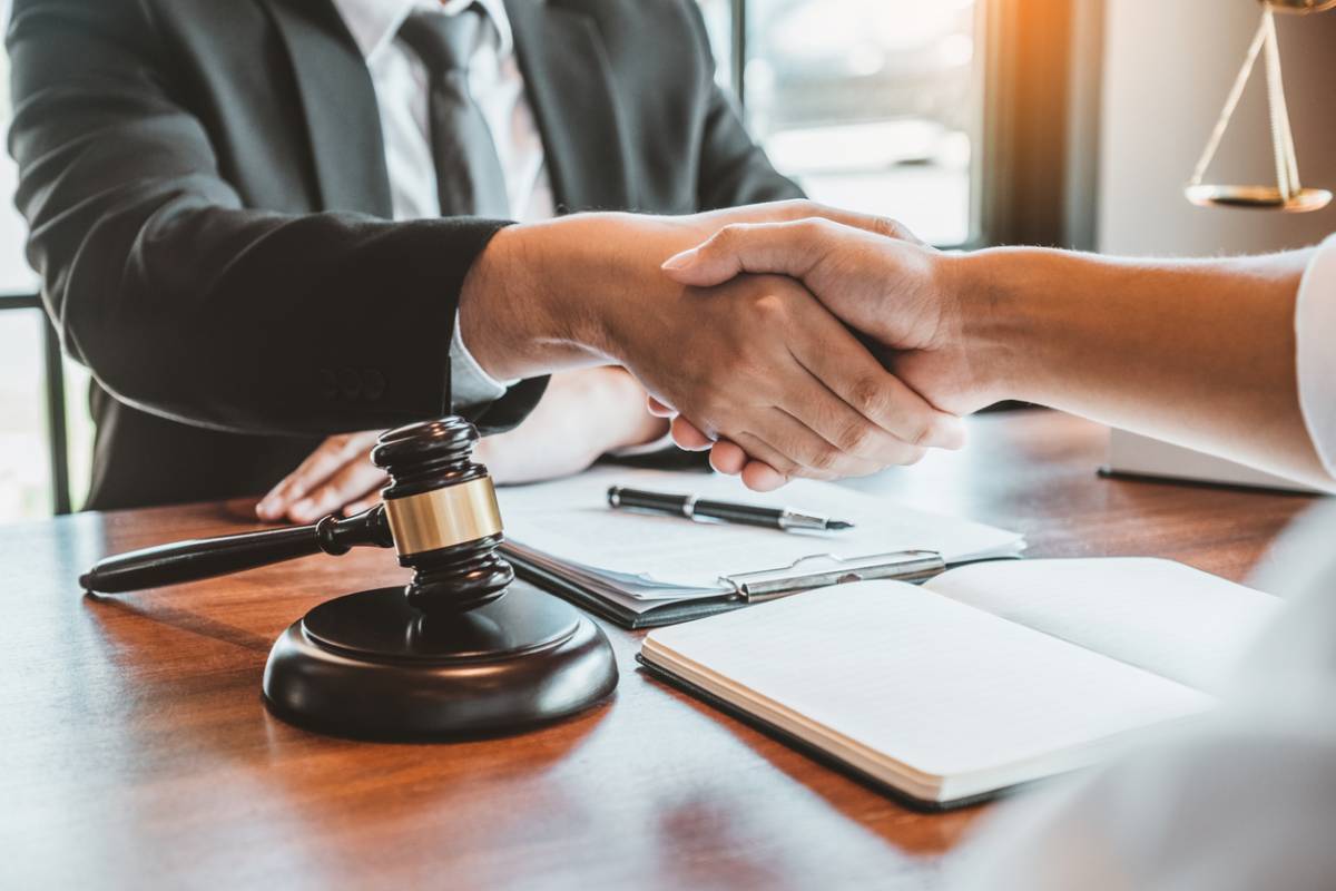 Salarié : pourquoi être accompagné par un avocat spécialisé en droit du travail ?