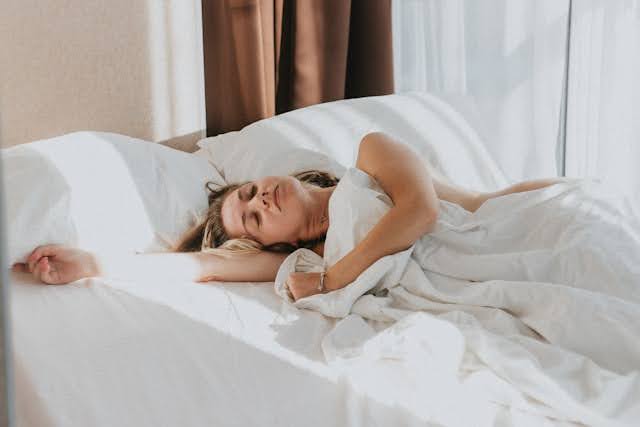 Sommeil et mémoire : des routines du soir simples et efficaces pour réviser